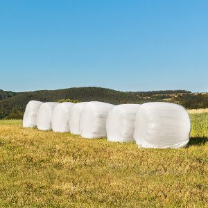 Polybutene is typically used with linear low-density polyethylene (LLDPE) resins for agricultural films. KEMAT polybutenes Polybut™ and Polybol™ are selected on their narrow molecular weight distribution to avoid non-controlled migration and to optimise the cling properties. LLDPE has the capacity of straining and having elastic recovery. Stretch film needs to have good tensile strength, strain, high retention forces, tack, adhesion, puncture or tear resistance and a high elongation at break.