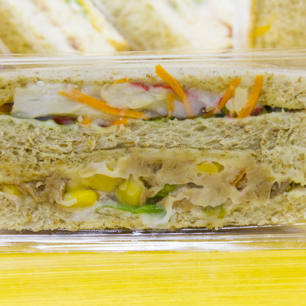 KEMAT polybutenes are non-toxic and FDA approved, therefore ideal in food packaging adhesives. When blended into hot melts, polybutene operates as a tackifier, polymer extender, plasticizer and wetting agent. It also reduces the melt index and raises the cold temperature flexibility.